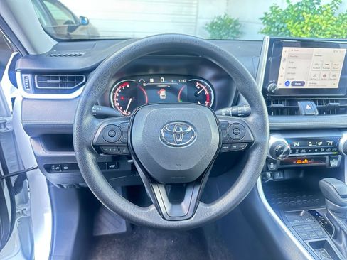 Used 2025 Toyota RAV4 XLE image 28