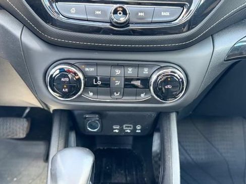 Used 2023 Chevrolet TrailBlazer ACTIV w/ Sun and Liftgate Package FWD image 17