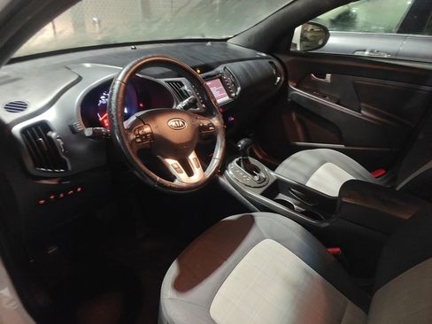 Used 2011 Kia Sportage EX w/ Premium Pkg w/Leather Seats image 8