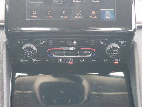 Used 2022 Jeep Grand Cherokee Limited RWD image 19