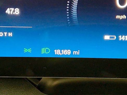 Used 2023 Lucid Air Touring image 15