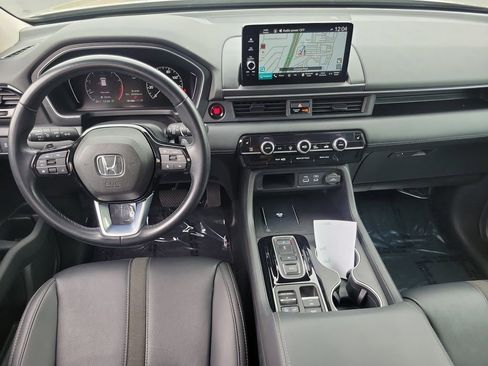 Certified 2025 Honda Pilot Touring image 11