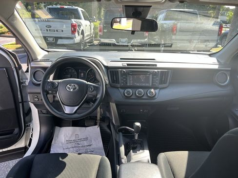 Used 2017 Toyota RAV4 LE FWD image 31