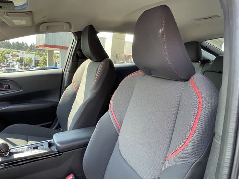 Certified 2025 Toyota Prius Plug-In Hybrid FWD image 18