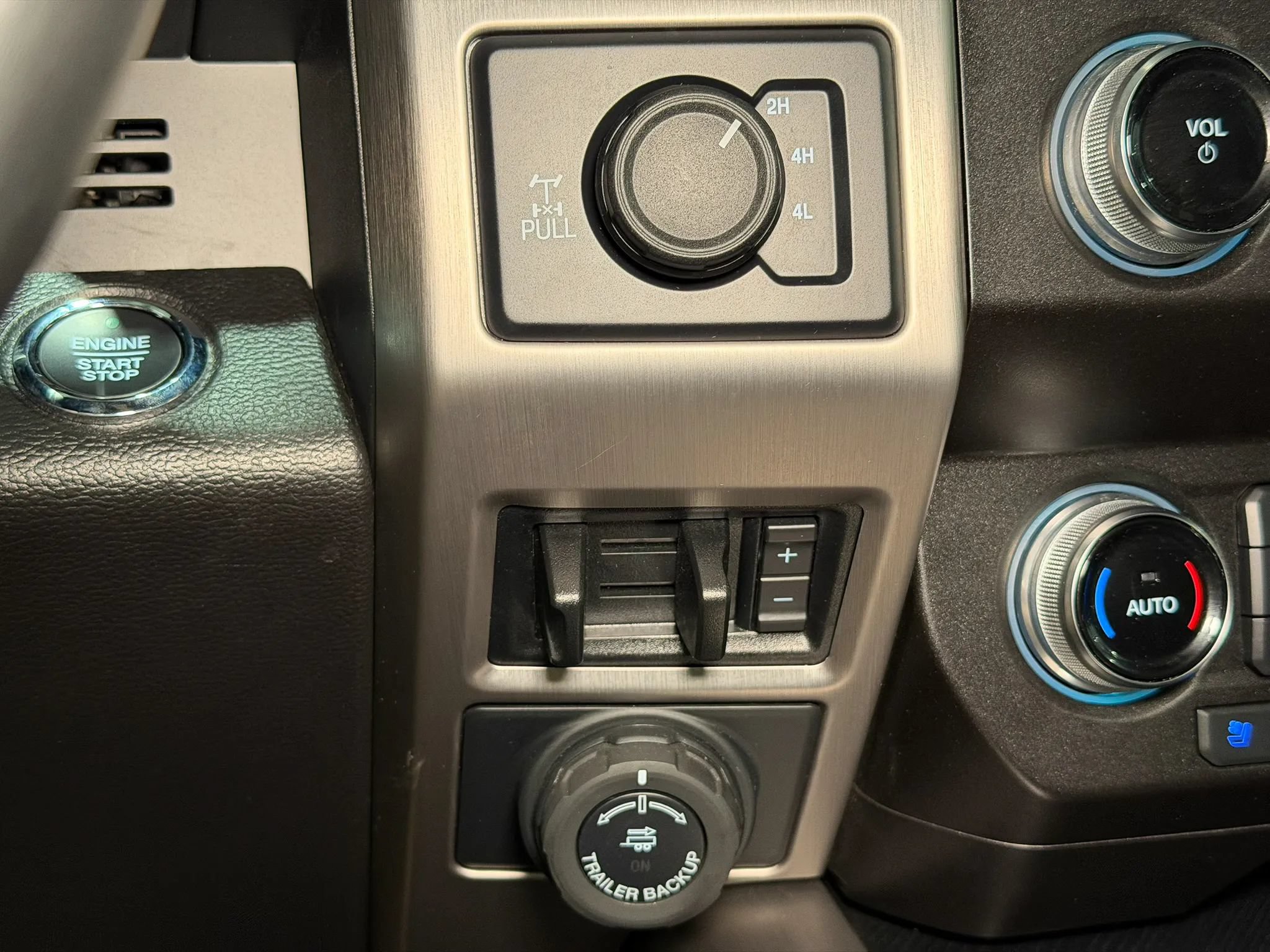 Used 2020 Ford F350 Platinum AWD/4WD image 29