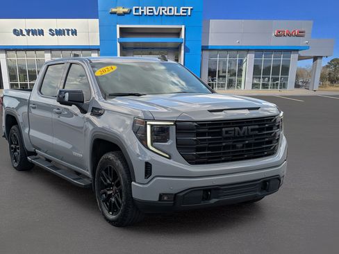 Used 2024 GMC Sierra 1500 Elevation w/ Elevation Premium Package AWD/4WD image 3