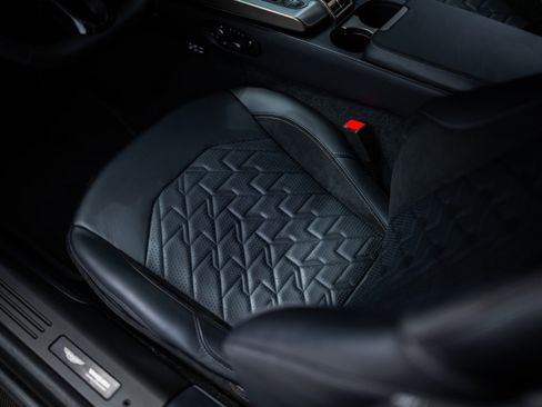 Used 2025 Aston Martin Vanquish image 43