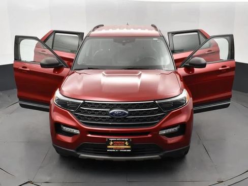 Used 2022 Ford Explorer XLT w/ Equipment Group 202A AWD/4WD image 10