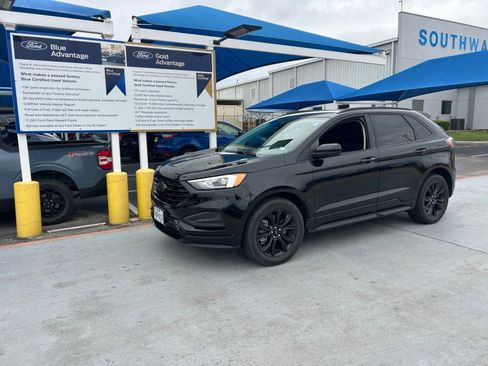 Used 2023 Ford Edge SE w/ Black Appearance Package AWD/4WD image 2