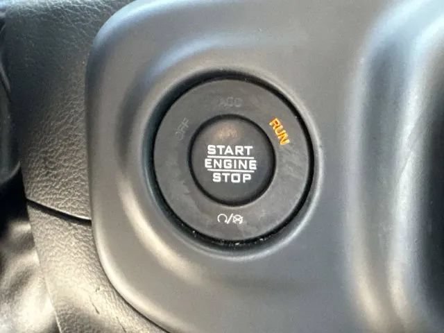 Used 2023 Jeep Wrangler Sport AWD/4WD image 30