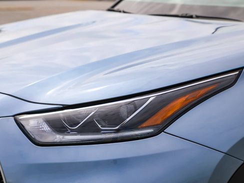 Certified 2021 Toyota Highlander Platinum FWD image 9