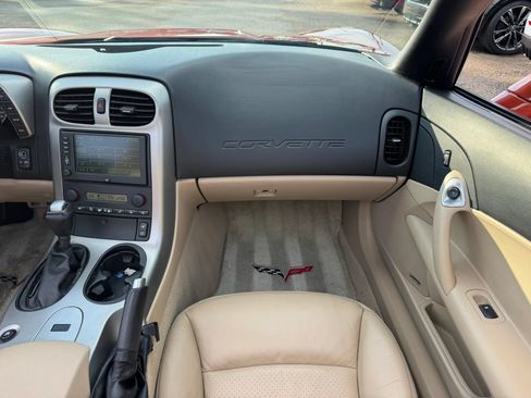 Used 2005 Chevrolet Corvette Coupe w/ Preferred Equipment Group RWD image 26