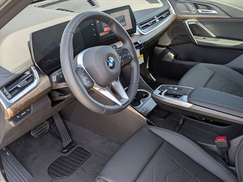 Used 2025 BMW X1 xDrive28i w/ Convenience Package AWD/4WD image 3