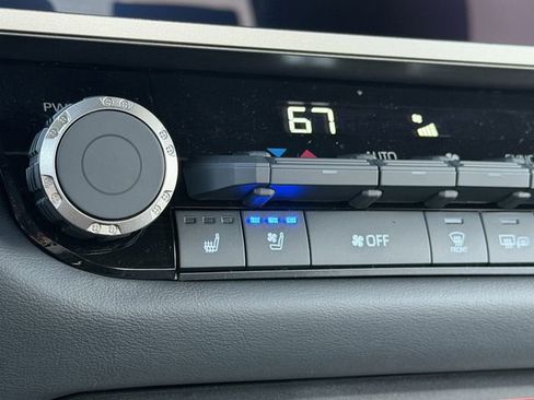 New 2026 Toyota Tundra Platinum image 22