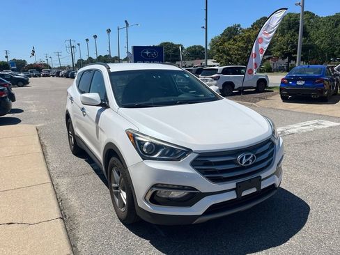 Used 2017 Hyundai Santa Fe Sport FWD image 2