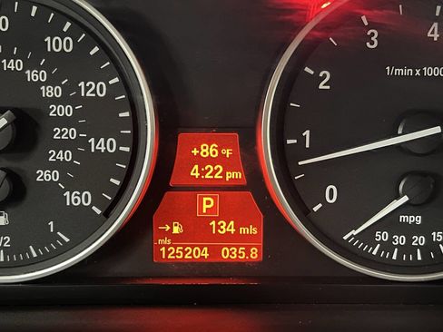 Used 2013 BMW X5 xDrive50i image 38