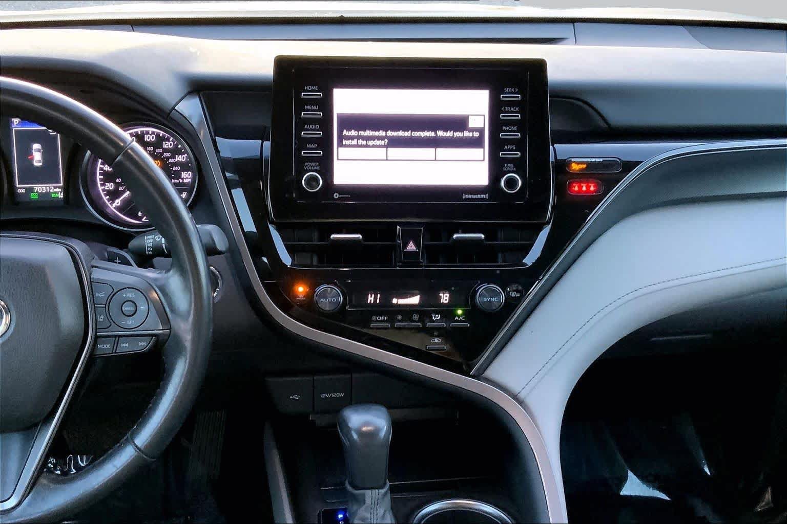Used 2022 Toyota Camry SE w/ Convenience Package FWD image 7