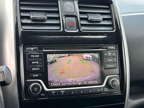 Certified 2016 Nissan Versa Note SV image 4