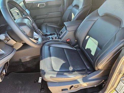 New 2025 Ford Bronco Badlands image 4