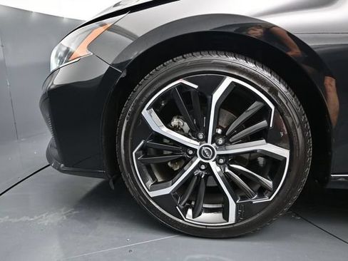Used 2024 Nissan Altima 2.5 SR FWD image 17