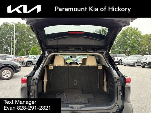Used 2020 Toyota Highlander XLE FWD image 10