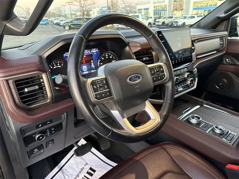 Used 2024 Ford Expedition Limited image 10