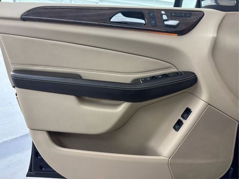 Used 2019 Mercedes-Benz GLS 450 4MATIC image 26