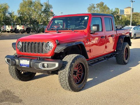 Used 2024 Jeep Gladiator Sport AWD/4WD image 4