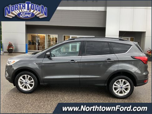 Used 2019 Ford Escape SEL image 1