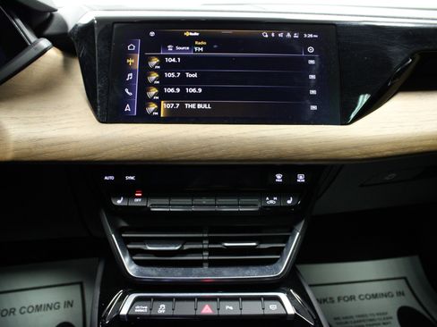 Used 2023 Audi e-tron GT Premium Plus image 21