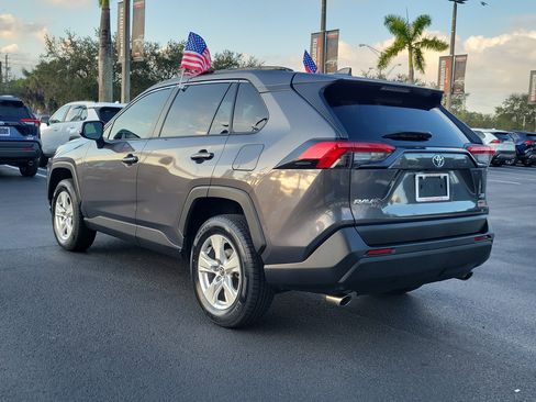 Used 2021 Toyota RAV4 XLE image 9