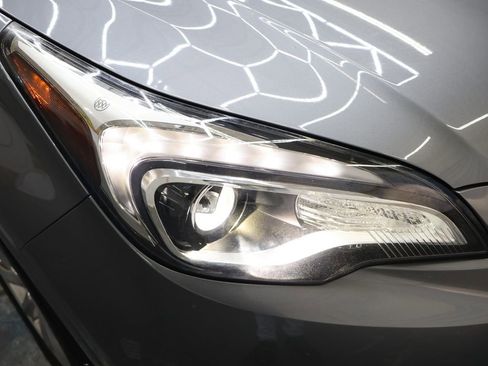 Used 2019 Buick Envision Essence FWD image 30