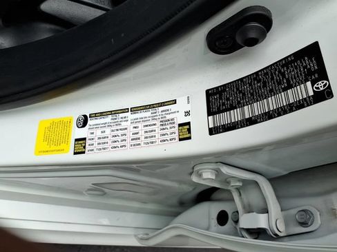 Certified 2025 Toyota Corolla LE FWD image 27