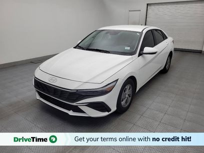 Used 2025 Hyundai Elantra SE
