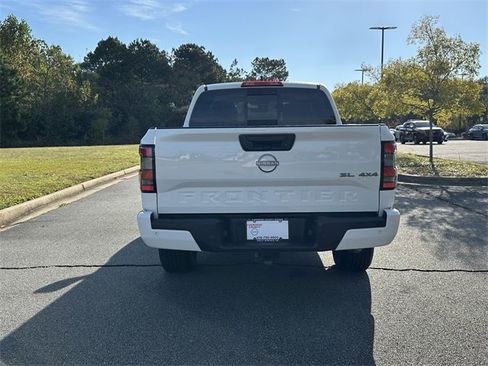 Certified 2024 Nissan Frontier SL w/ Technology Package image 7