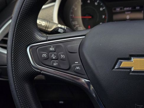 Used 2024 Chevrolet Malibu LT FWD image 17