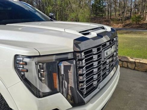 Used 2024 GMC Sierra 3500 Denali Ultimate image 3