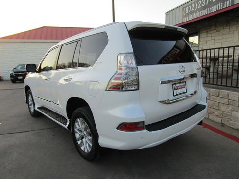 Used 2015 Lexus GX 460 w/ Premium Package image 3