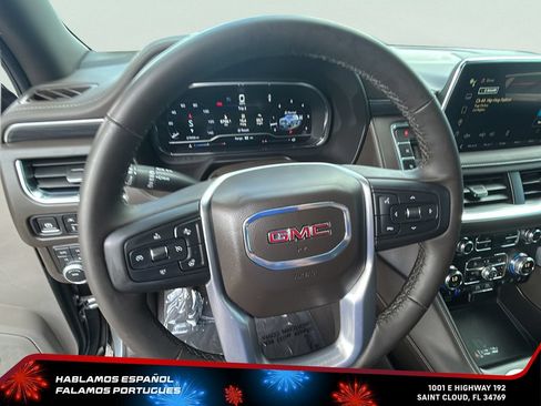 Certified 2024 GMC Yukon XL SLT w/ SLT Luxury Package AWD/4WD image 17