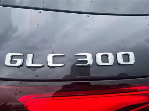 Used 2024 Mercedes-Benz GLC 300 4MATIC image 9