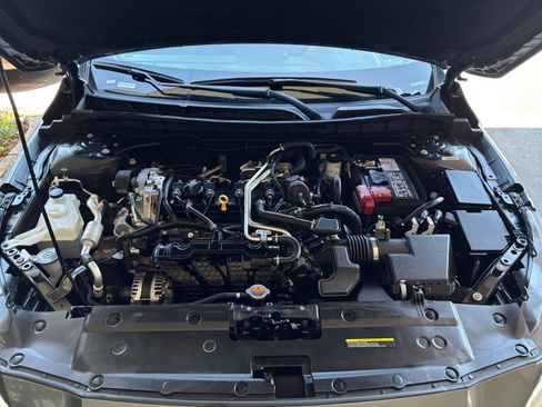 Used 2025 Nissan Altima 2.5 SV FWD image 33
