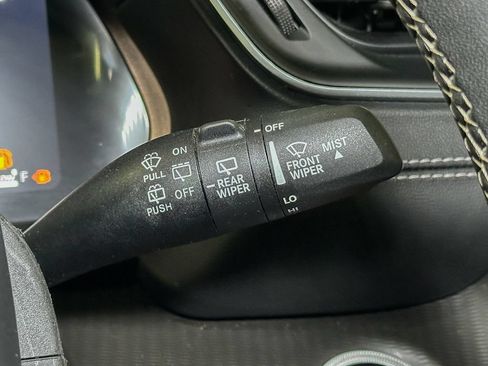 Used 2024 Jeep Grand Cherokee L Altitude AWD/4WD image 39