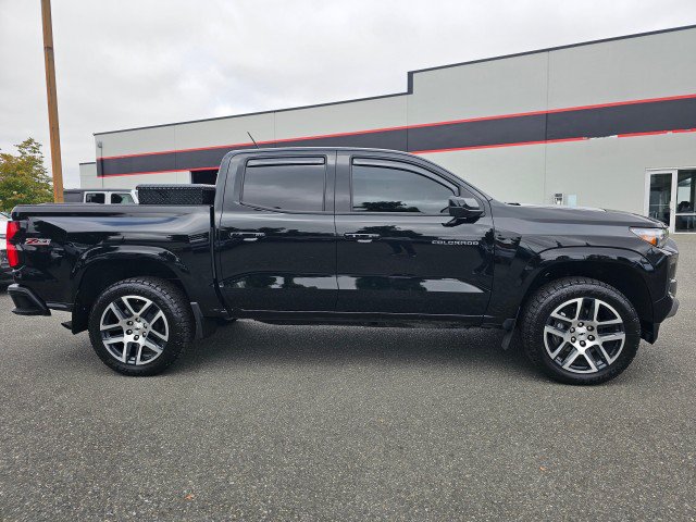 Used 2023 Chevrolet Colorado Z71 w/ Z71 Convenience Package 2 AWD/4WD image 2