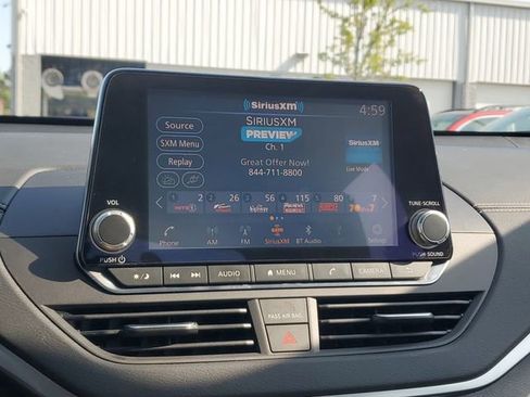 Used 2021 Nissan Altima 2.5 SV w/ SV Premium Package image 26