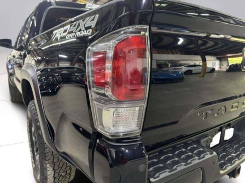 Used 2020 Toyota Tacoma TRD Off-Road w/ Technology Package AWD/4WD image 9