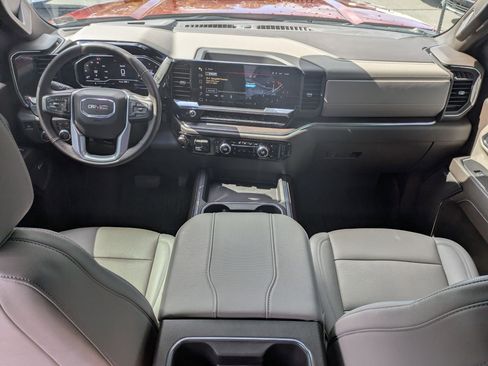 Used 2025 GMC Sierra 2500 SLT w/ SLT Premium Package image 10