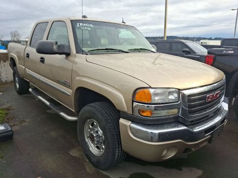 Used 2005 GMC Sierra 2500 SLT w/ Heavy-Duty Power Package image 2