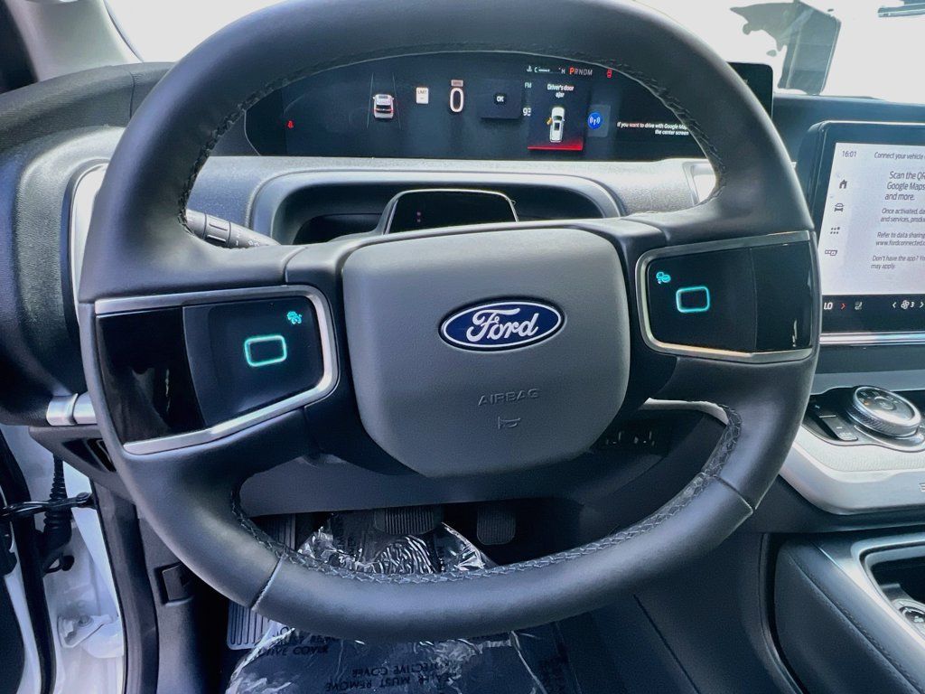 Used 2026 Ford Expedition Active RWD image 11