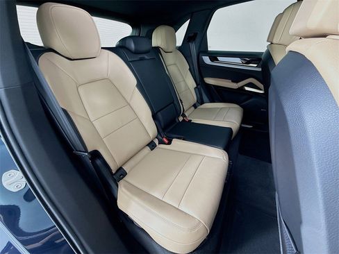 New 2026 Porsche Cayenne E-Hybrid image 31