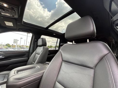 Used 2022 Chevrolet Suburban LT AWD/4WD image 14